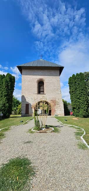 Panoramic tour of Bucharest with three stops and two visits. - The personal guide can shape the experience
