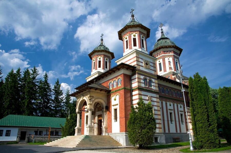 Peles & Cantacuzino Castles: Gourmet Wine & Cultural trip - Who will enjoy this Romanian castle trip?