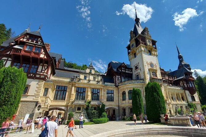 Peles Castle, Dracula Castle and Brasov old town - private tour from Bucharest - A guide can make or break a long day