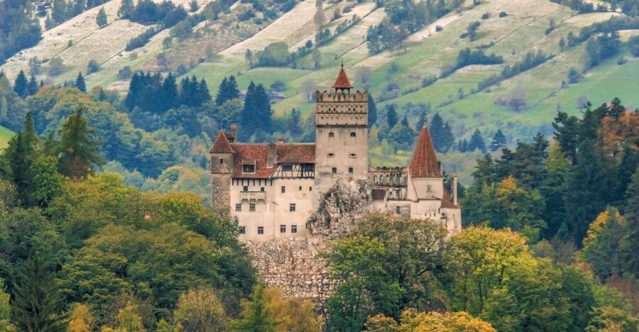Peles, Dracula's Castles & Brasov: Private Day Trip & Pickup - Brașov’s old center in one guided hour