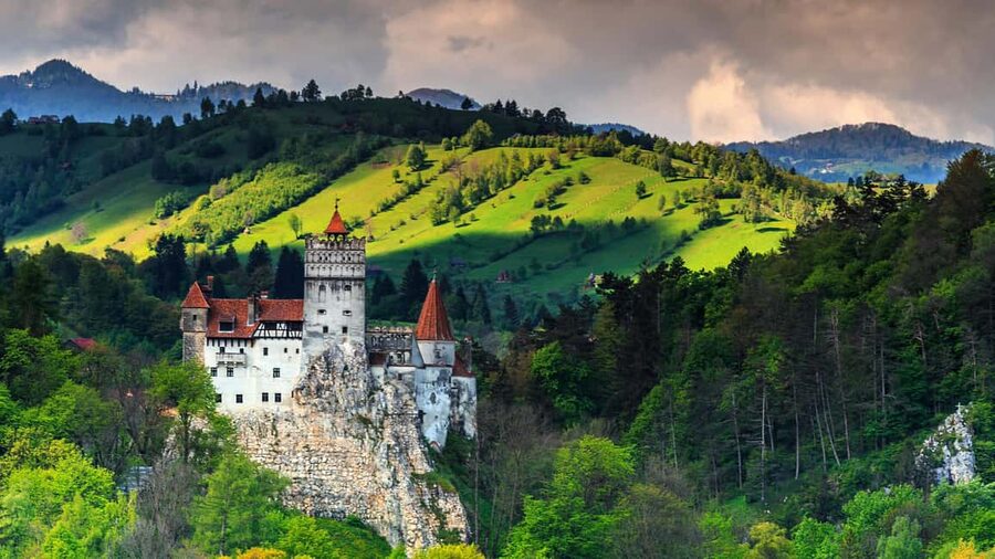 PREMIUM TOUR (6 Pax) Bucharest, Peles&Bran Castles & Brasov - Brașov’s medieval center