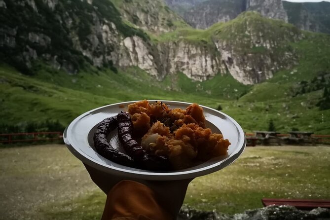 Private day hike from Brasov to Malaiesti Cottage - What to Pack for Mălăiești Valley