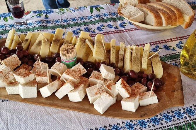 Private Day Tour to Historical Villages in Sinaia - Izvorul Alb, cottages, and a quick snack