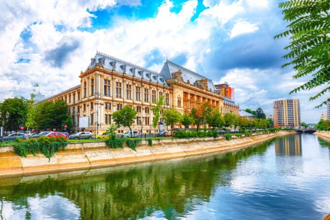 Private Guided Panoramic Tour in Bucharest by Car - What the guides add to the ride