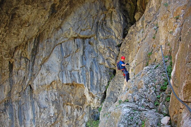 Private Hiking OR Climbing Experience in beaufitul gorges - The summit photo stop and the walk back