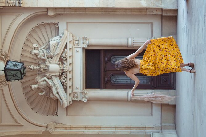 Private Photo-Shoot with Award-Winning Photographer - Piața Unirii changes the scale