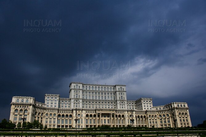 Private Tour: Story of Communism in Bucharest - The guides make or break the history