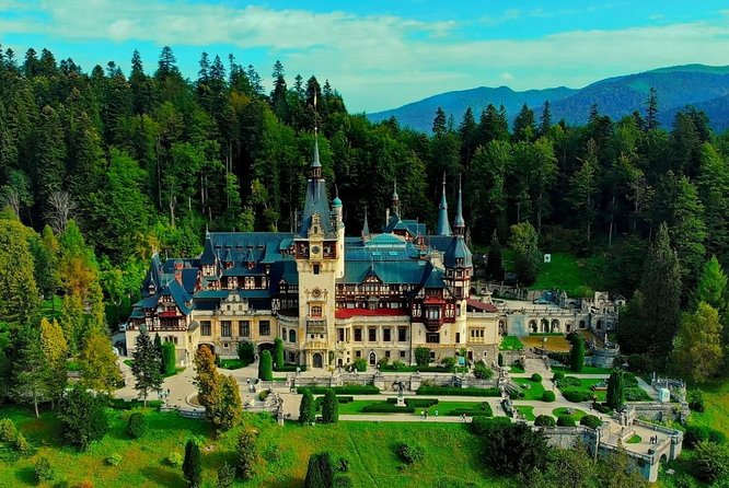 Private tour to Bran Dracula's Castle and Peleș Royal Castle - Why this two-castle day works