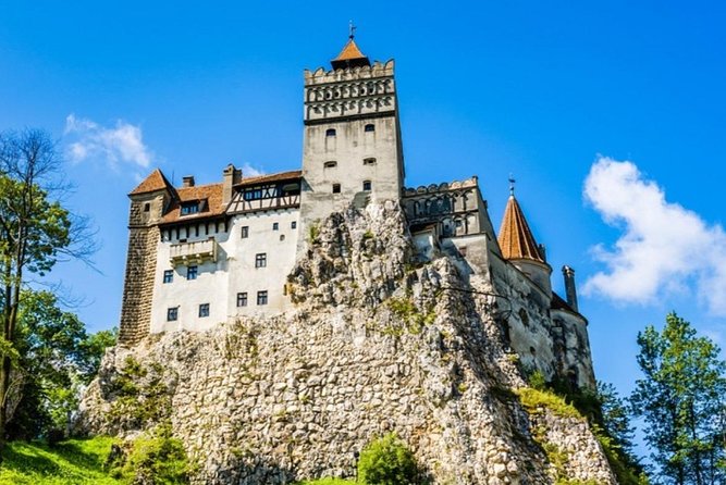 Private tour to Bran Dracula's Castle and Peleș Royal Castle - The road from Bucharest and the value of private transport