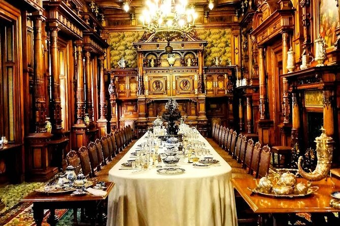 Private Tour to Dracula's Castle, Brașov City & Peleș Castle - What the private vehicle adds