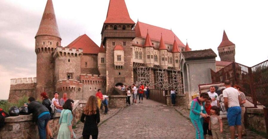 Sibiu: Alba Iulia and Corvin Castle Guided Tour - What the $100 price really covers