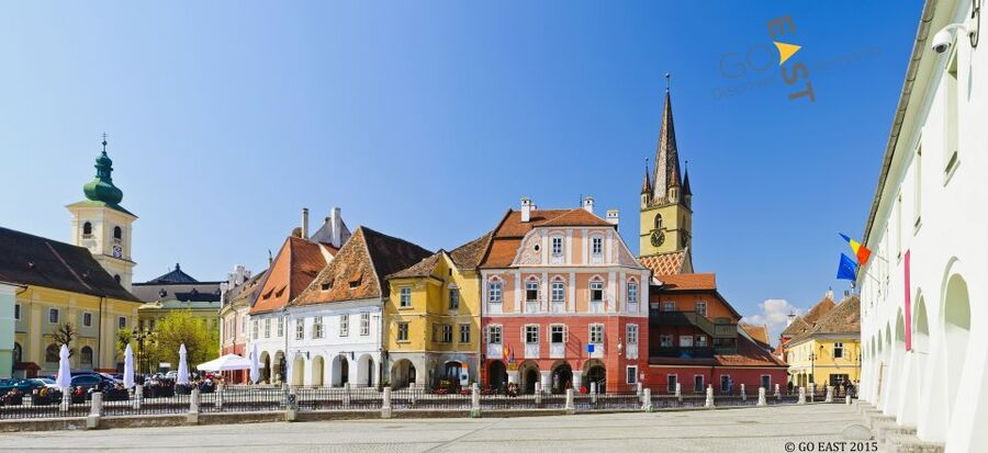 Sibiu: Daily Sightseeing Guided Tour - Piața Mare, Sibiu’s grand opening scene