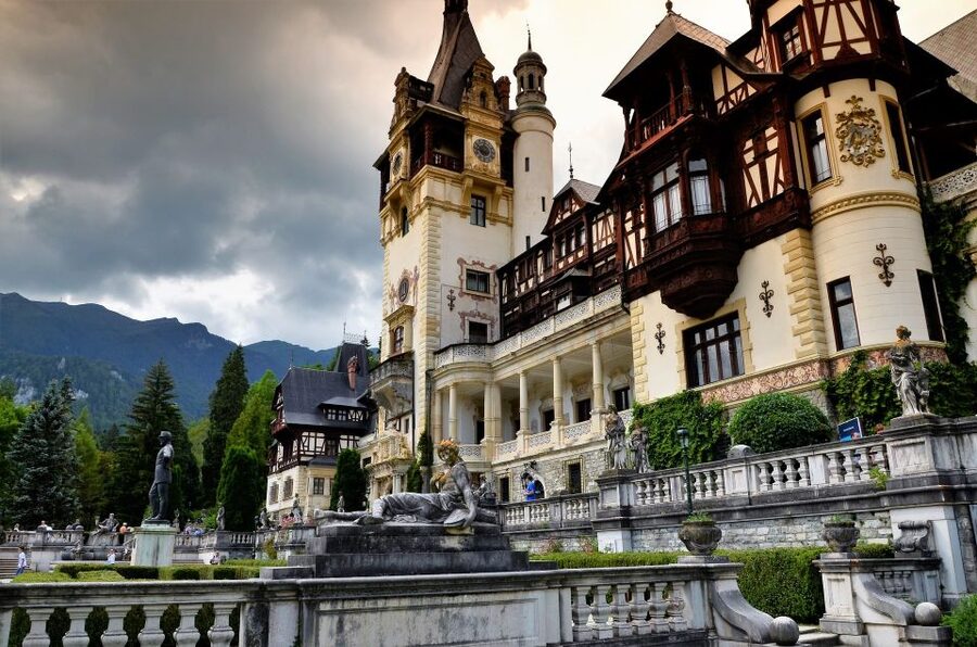 Sinaia: Peleș Castle Tour with An Expert Guide - Key points at a glance