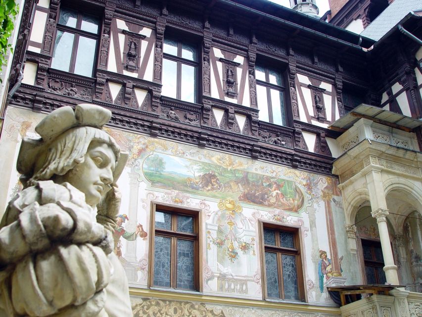 Sinaia: Peleș Castle Tour with An Expert Guide - The one-hour pace: efficient but not leisurely