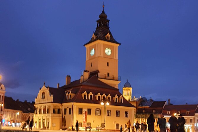 Small-Group Brasov-CROWN City Evening Tour with wine - Piața Sfatului: Starting in Brasov’s Main Square