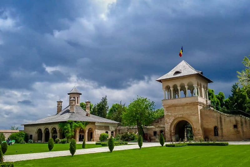 Small Group Tour to Mogosoaia Palace & Snagov Monastery - Key points at a glance