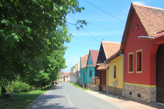 Surroundings of Sibiu: Saxon Heritage & Scenic Villages - Cisnădioara: a hilltop church with room to breathe