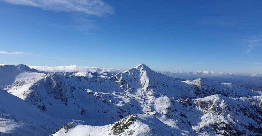 Timisoara Dream Tours: Let's Go Hiking in Retezat Mountains - Cârnic, the trailhead at 1,005 meters