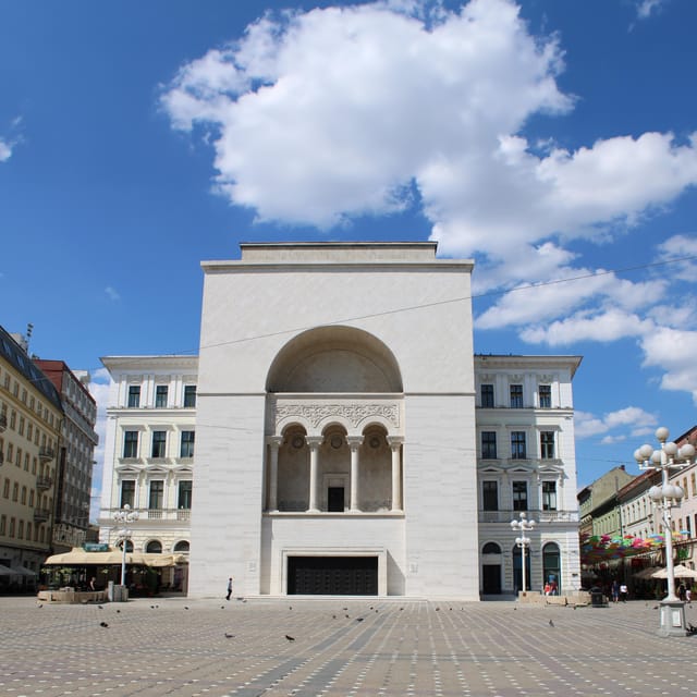Timisoara: Private Walking Tour with a Local Guide - Starting at Piața Victoriei