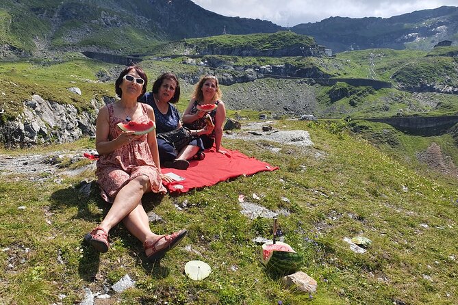 Transfagarasan Road Private Day Trip from Bucharest / The Best Road in the World - Guides, Vehicle Comfort, and the Human Side of the Trip