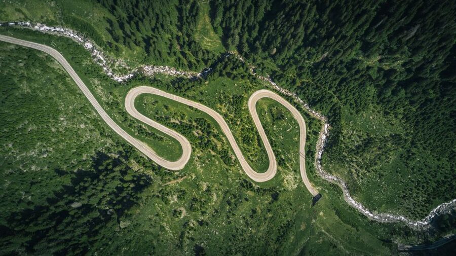 Transfagarasan Road Trip - Poenari Castle: a photo stop with an important warning