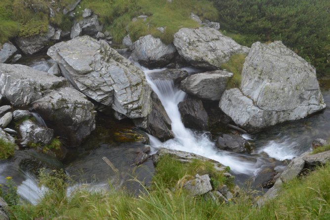 Transfagarasan, Vidraru and Poenari Fortress Tour from Sibiu - Vidraru Dam in a ten-minute stop