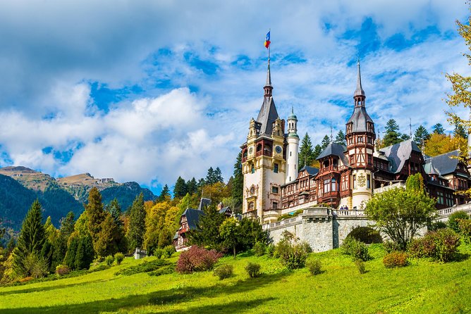 Transylvania and Dracula Castle Full Day Tour from Bucharest - Peleș Castle in Sinaia: Romania’s royal showpiece