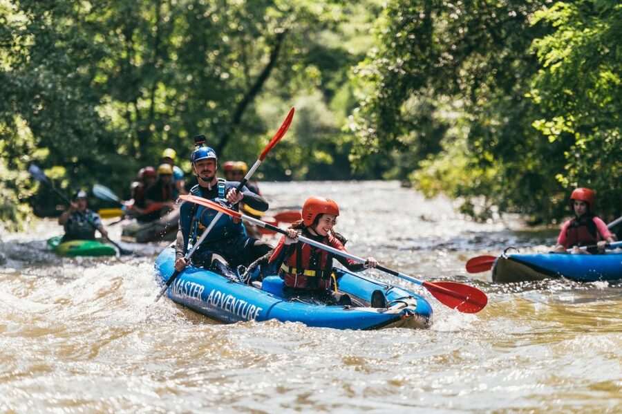 Vadu Crisului: Rafting or Kayaking trip on Crisul Repede - The 25-minute transfer to Șuncuiuș