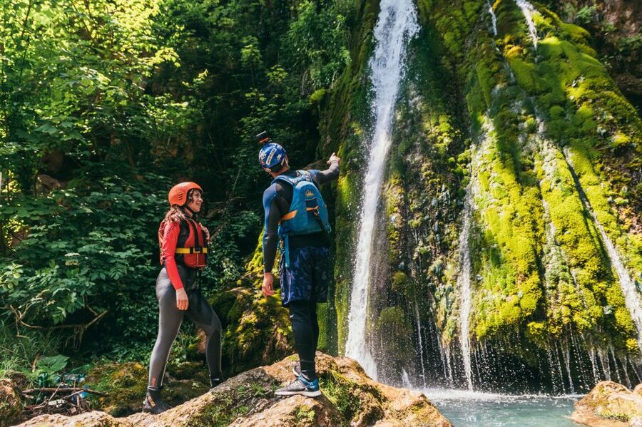 Vadu Crisului: Rafting or Kayaking trip on Crisul Repede - Who will enjoy this most