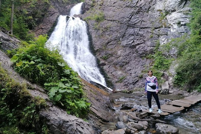 Vladeasa Peak and Bride's Waterfall Day Hike - Key points at a glance