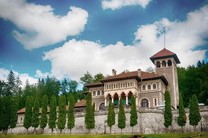 Wednesday Adams Family - Visit 6 filming locations, Private tour - Six details that make this tour worth considering