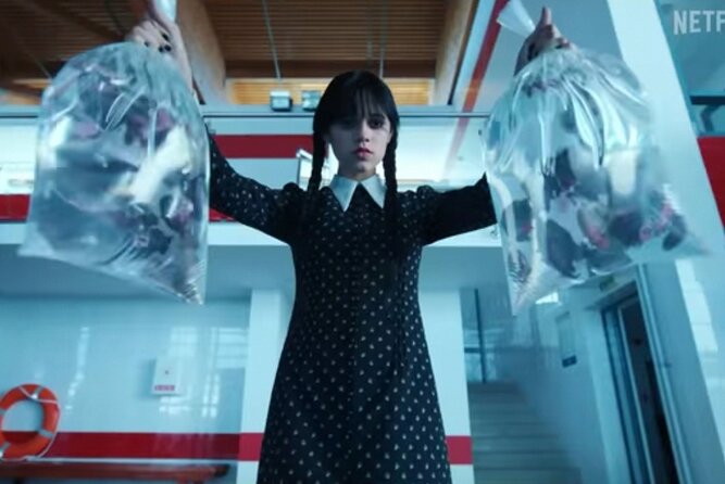 Wednesday Adams Family - Visit 6 filming locations, Private tour - Grădina Icoanei and Nevermore interiors